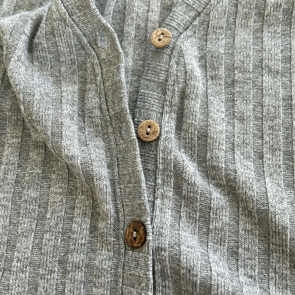 gb fashion London Women’s XS Gray Button Down Tank Top Vest NWOT - Picture 5 of 7